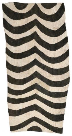 Ömie Artists, Ilma Ugiobari (Ajikum’e)- Hatu’e – Breastbone/sternum of the Dwarf Cassowary (Casuarius bennetti) which our ancestors decorated their bodies with during cultural ceremonies, 2025, #25-010